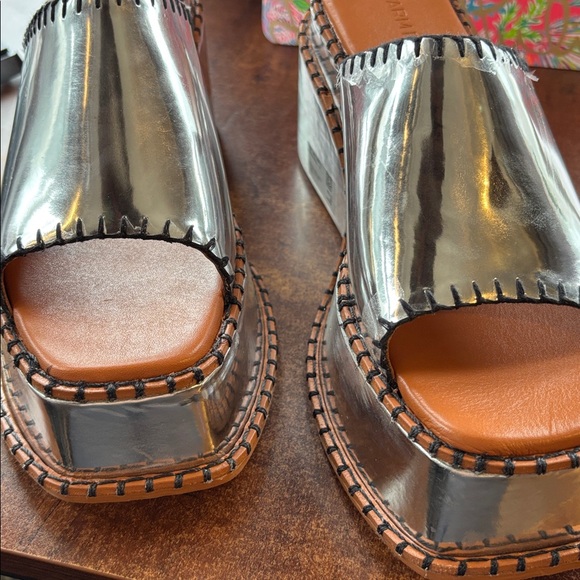 Farm Rio Sample Silver Wedge Mule Sandal - Picture 11 of 14